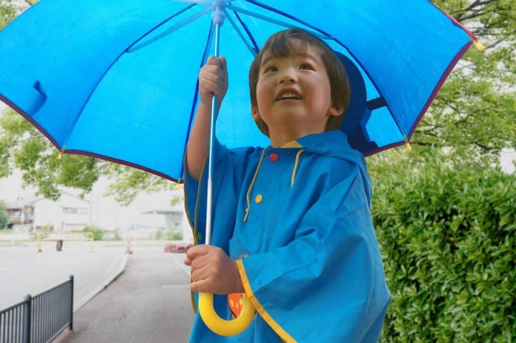 傘 かさ 幼稚園 保育園に入園する幼児におすすめな雨傘選びからお名前付けまで お名前シール製作所 スタッフブログ